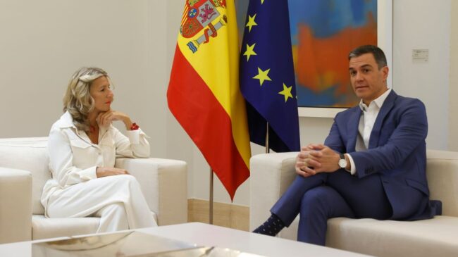 Yolanda Díaz logra una foto con Sánchez al estilo Iglesias para su perfil de "presidenciable"