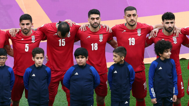 La selección de fútbol de Irán no canta el himno en aparente gesto de apoyo a las protestas