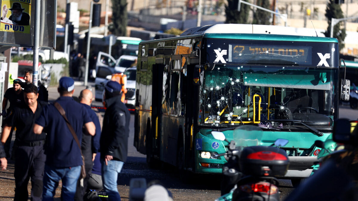 Al menos un muerto y varios heridos en dos atentados con bomba en Jerusalén