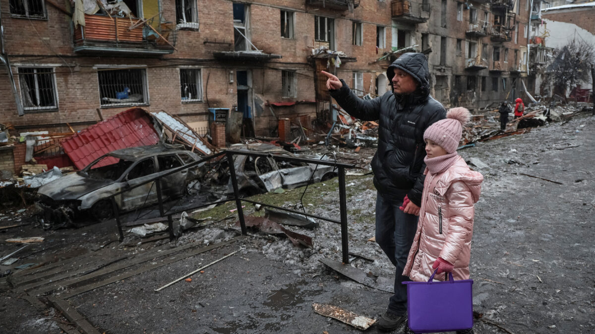 15 muertos en Jersón y seis millones de casas sin luz por los bombardeos rusos en Ucrania