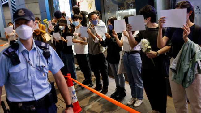 China frena con un gran despliegue policial las protestas contra el confinamiento