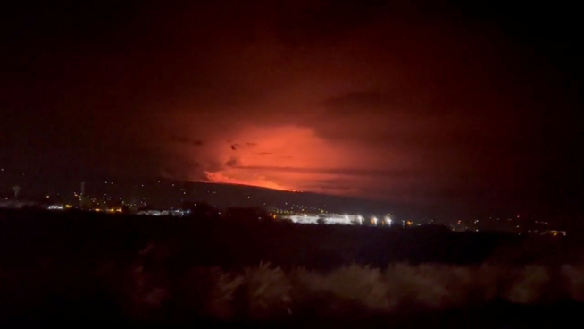 El volcán más grande del mundo entra en erupción en Hawái tras casi 40 años dormido