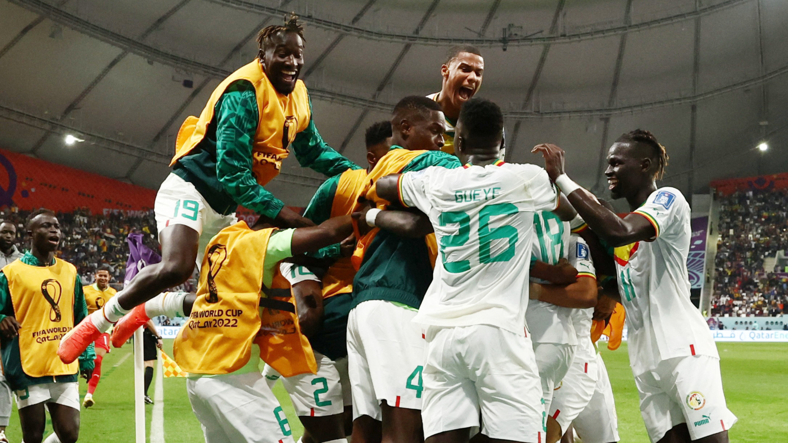 Senegal tumba a Ecuador y bailará en octavos