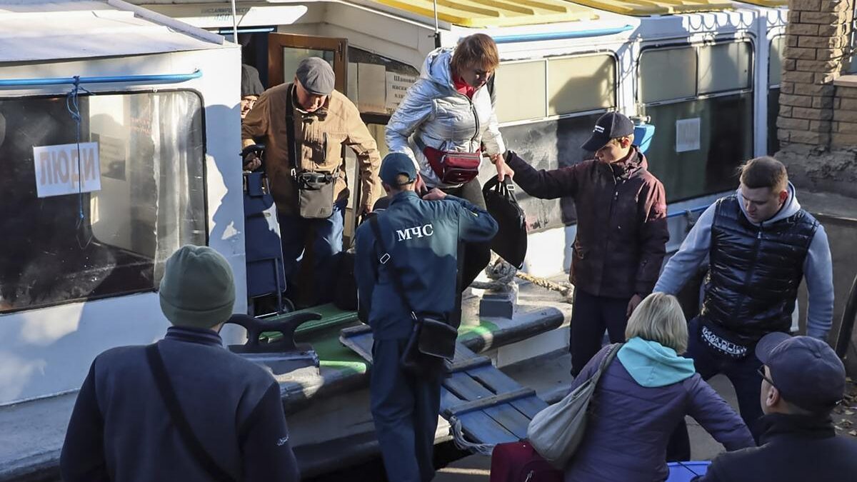 Ucrania inicia la evacuación de la recién retomada región de Jersón, ante la falta de recursos y riesgo de bombardeos