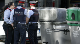 Hallan un cadáver mutilado en una maleta en un contenedor del centro de Barcelona