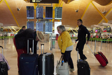 España prorroga un mes la restricción de viajes no esenciales desde terceros países
