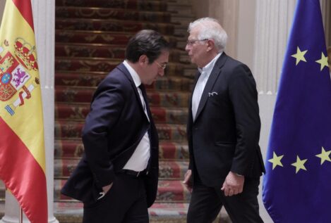 Primer choque entre Borrell y Albares por la elección del embajador de la UE en China