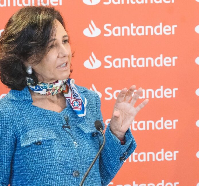 El Santander ultima el lanzamiento en España de su plataforma de pagos aplazados