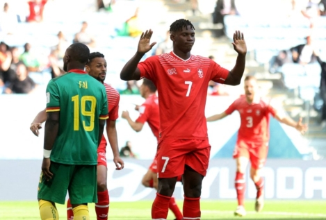 Embolo salva a Suiza y a los aficionados de un nuevo empate ante Camerún