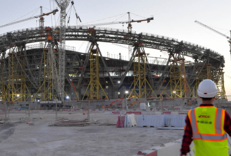 Qatar admite que 400 trabajadores inmigrantes han muerto en las obras para el Mundial