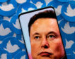 Musk dice que Twitter hará «cosas tontas» los próximos meses y elimina la etiqueta ‘oficial’