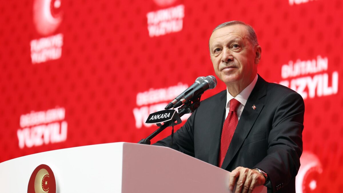 20 años de Erdogan al frente de Turquía: así transformó el AKP su islamismo de liberal a autoritario