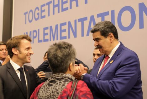Macron se dirige a Maduro como «presidente» y le traslada su deseo de trabajar juntos