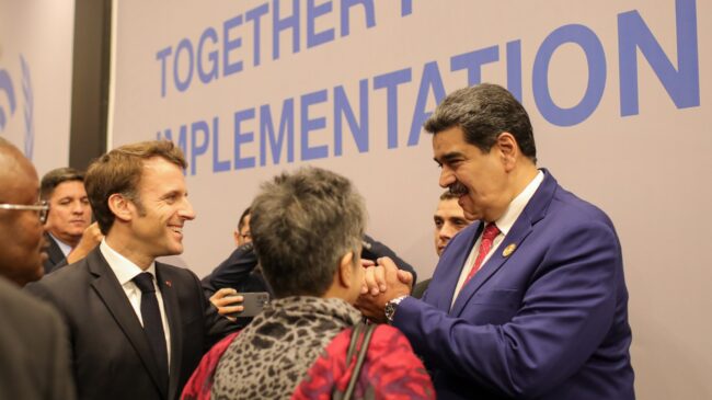 Macron se dirige a Maduro como «presidente» y le traslada su deseo de trabajar juntos