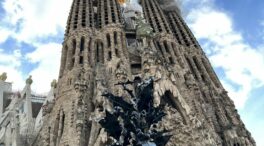 La Sagrada Familia luce ya las dos primeras torres de los Evangelistas