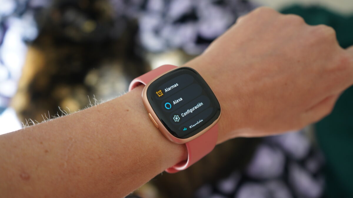 Fitbit Versa 4, una interesante alternativa al Apple Watch