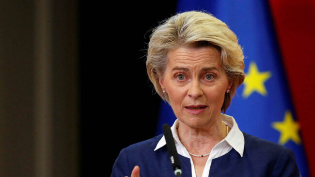 Bruselas pide una senda de gasto según la deuda por país y amplía las sanciones