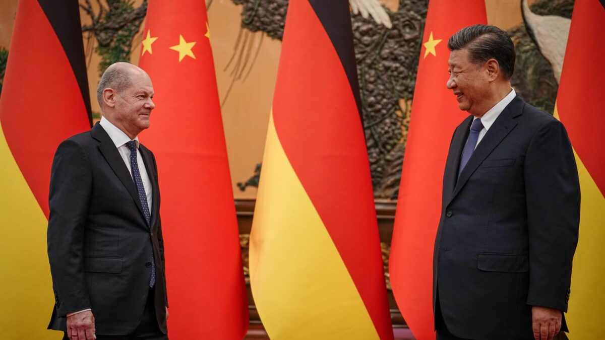 Visita controvertida de Scholz a Xi: busca el acercamiento con China, pero tampoco escatima en críticas sobre sus divergencias