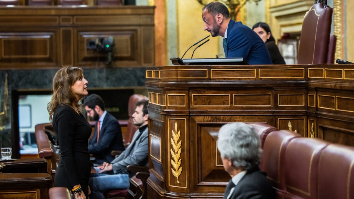 (VÍDEO) Retiran la palabra a una diputada de Vox por usar el término «filoetarra»: el partido abandona el hemiciclo