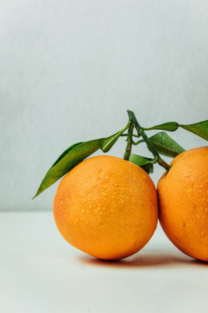Las naranjas son muy buenas para adelgazar la grasa del vientre. Unsplash