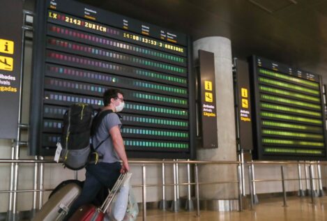 Reabre la pista de aterrizaje del aeropuerto de Valencia tras horas cerrada por las lluvias