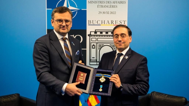 Kiev concede a Albares la medalla Yaroslav el Sabio por apoyar a Ucrania