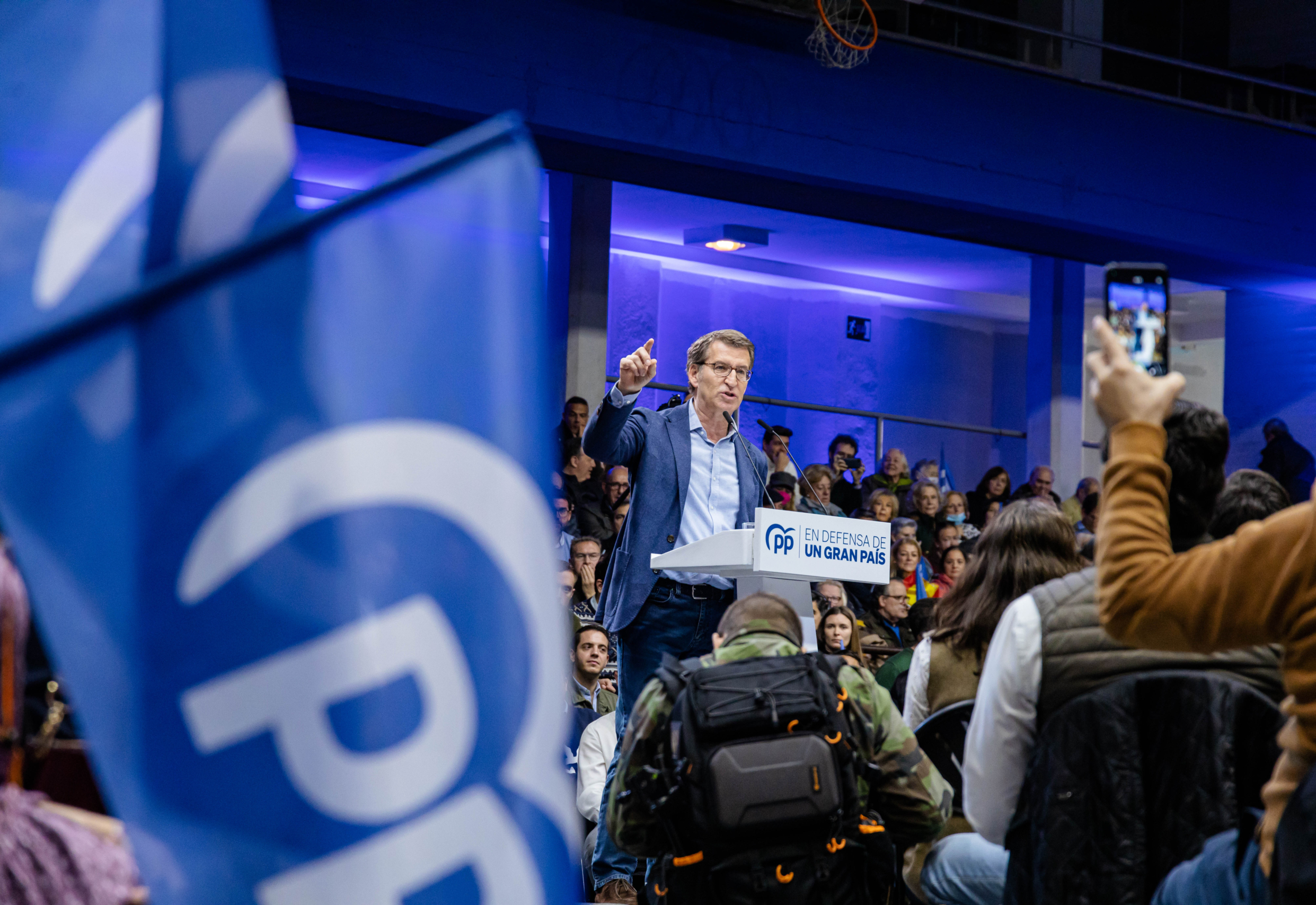 El PP sacaría cinco puntos al PSOE en las municipales y lograría un tercio de los votos