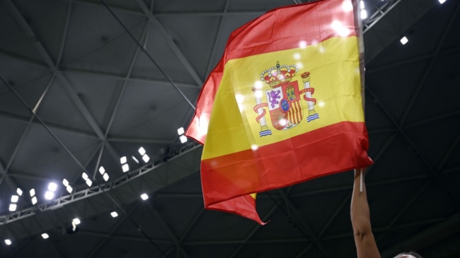 Expulsados 30 alumnos de un colegio de Mallorca por colgar una bandera de España