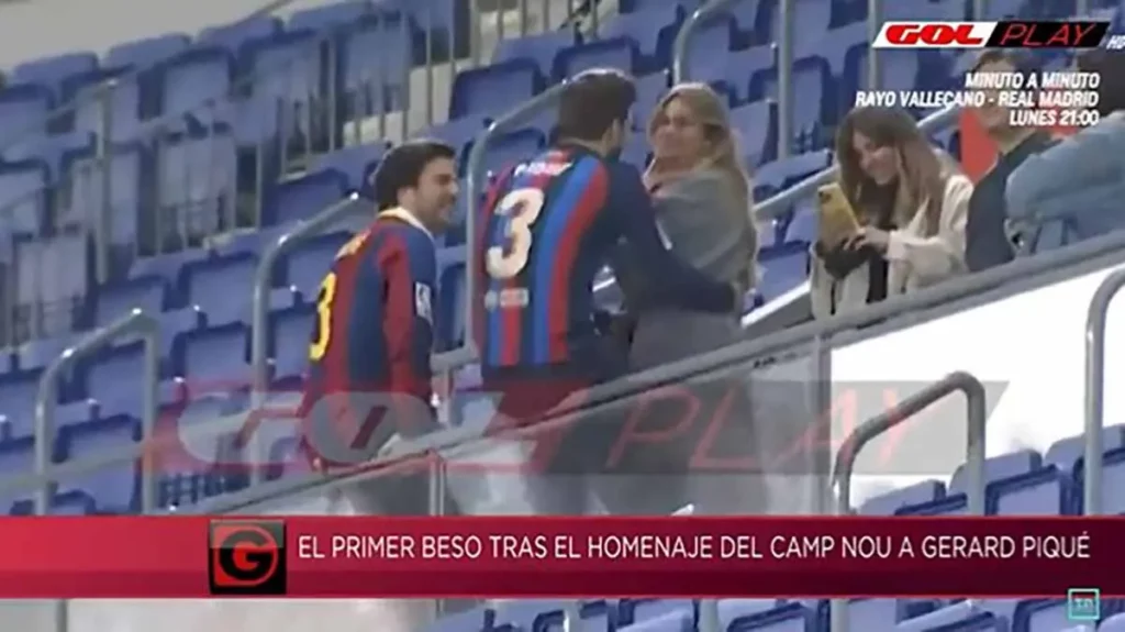 Clara Chía y Gerard Piqué en el Camp Nou el pasado sábado. Gol TV