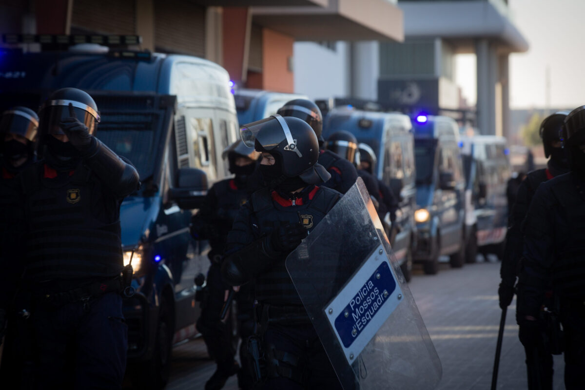 Los mossos critican que el nuevo protocolo ‘antiokupas’ del Govern «es todo humo»