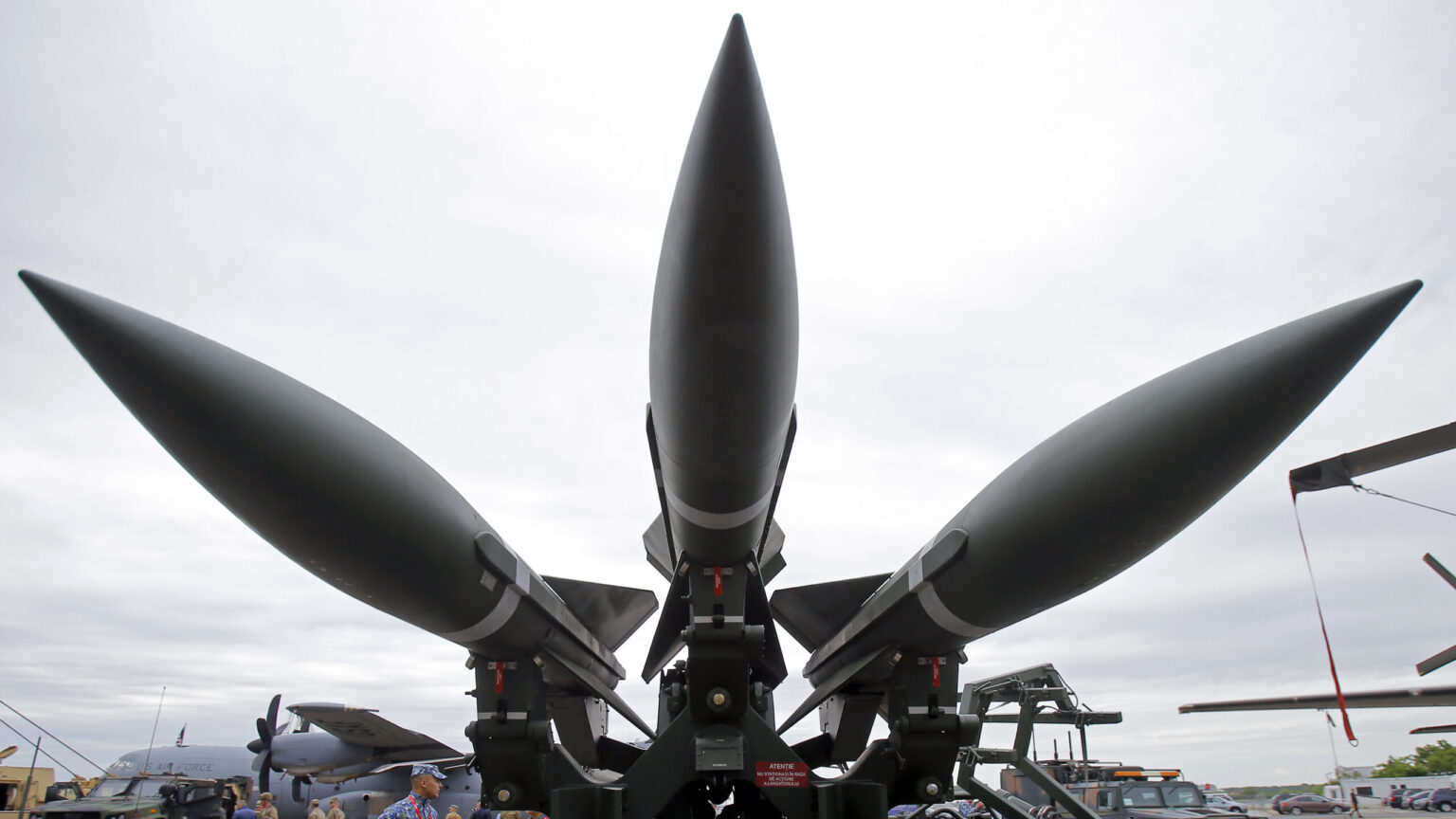 España envía cuatro lanzamisiles Hawk y el sistema antiaéreo Aspide a Ucrania