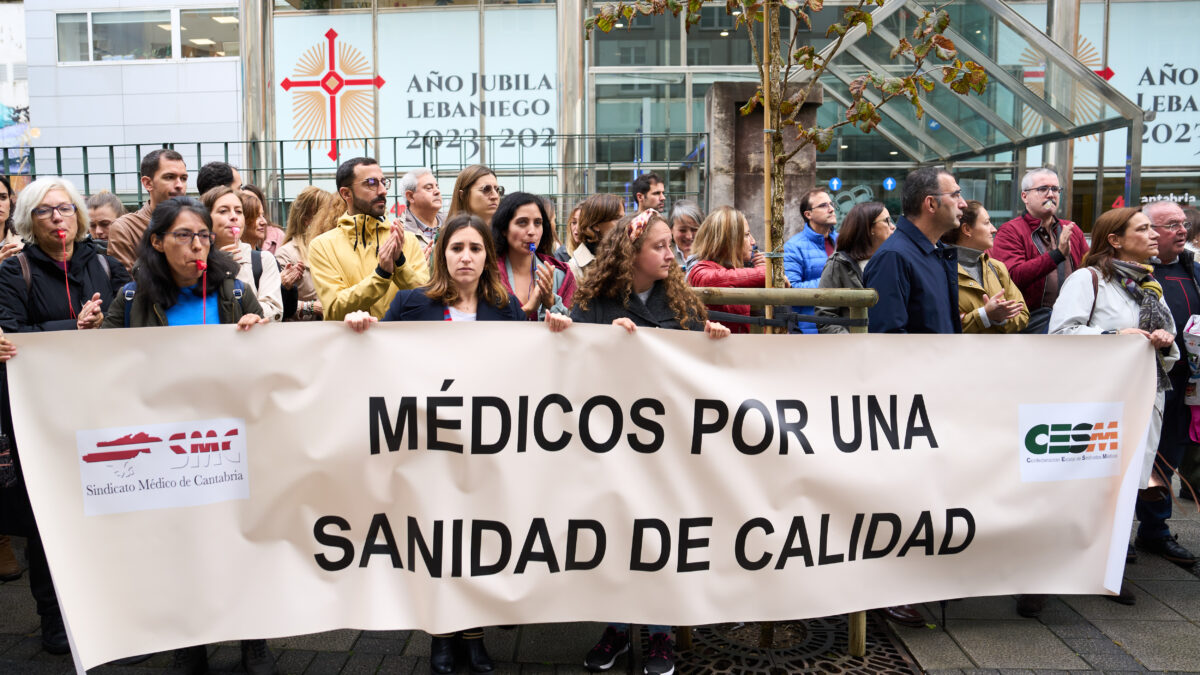 Sanidad y el Sindicato Médico llegan a un preacuerdo para finalizar la huelga en Cantabria