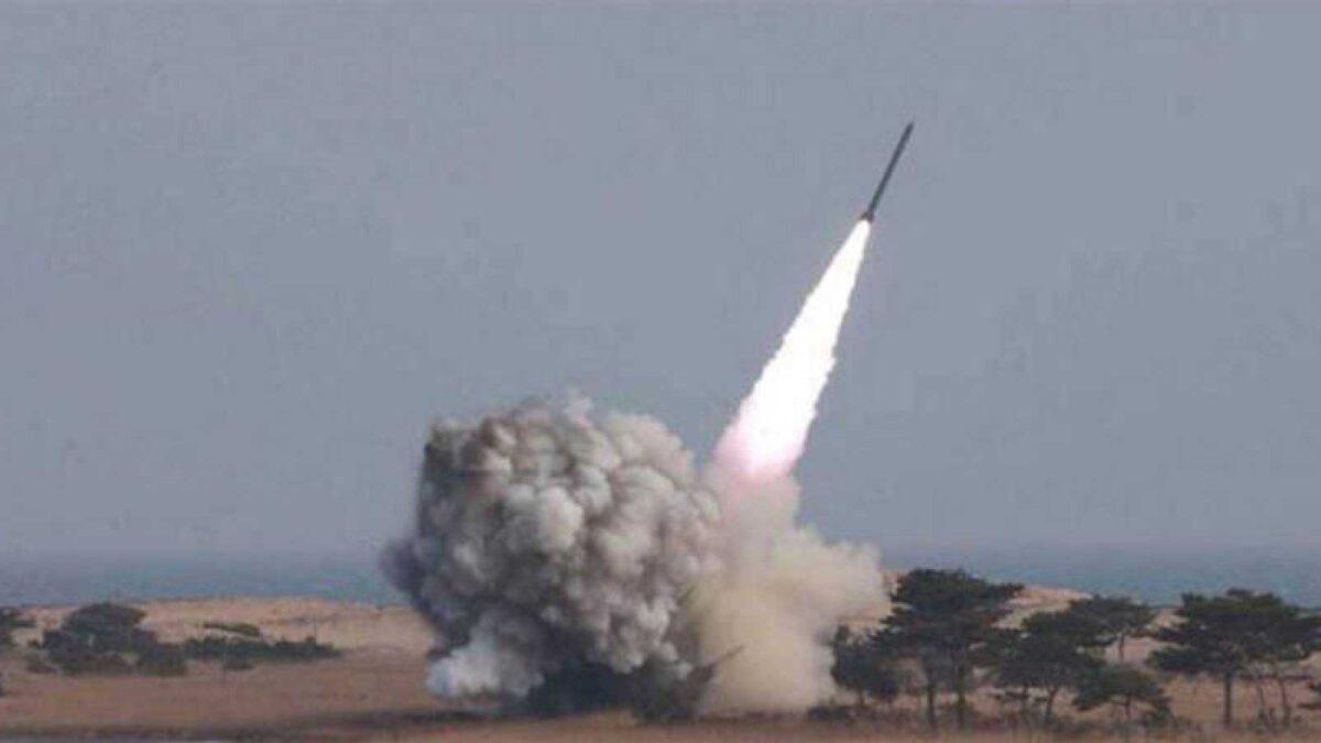 Corea del Norte lanza de nuevo un misil balístico de corto alcance hacia el mar de Japón
