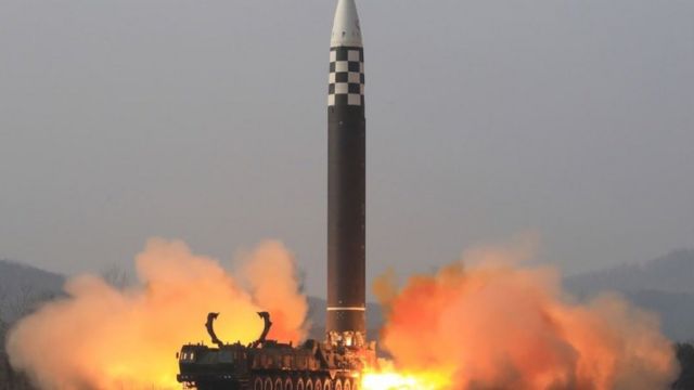 Escalada de tensión entre las dos Coreas: Pionyang lanza de nuevo cuatro misiles hacia el mar de Japón