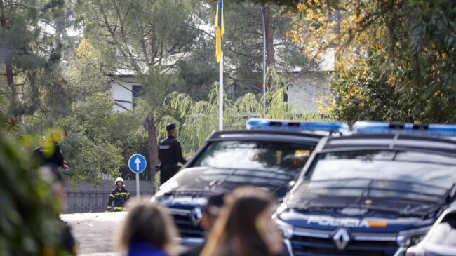 Herido leve un empleado de la embajada de Ucrania en Madrid al explotarle un sobre bomba