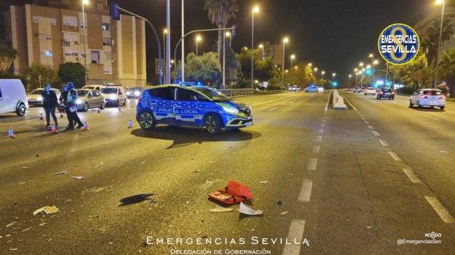 Muere un repartidor de comida a domicilio en Sevilla tras colisionar su moto con un turismo