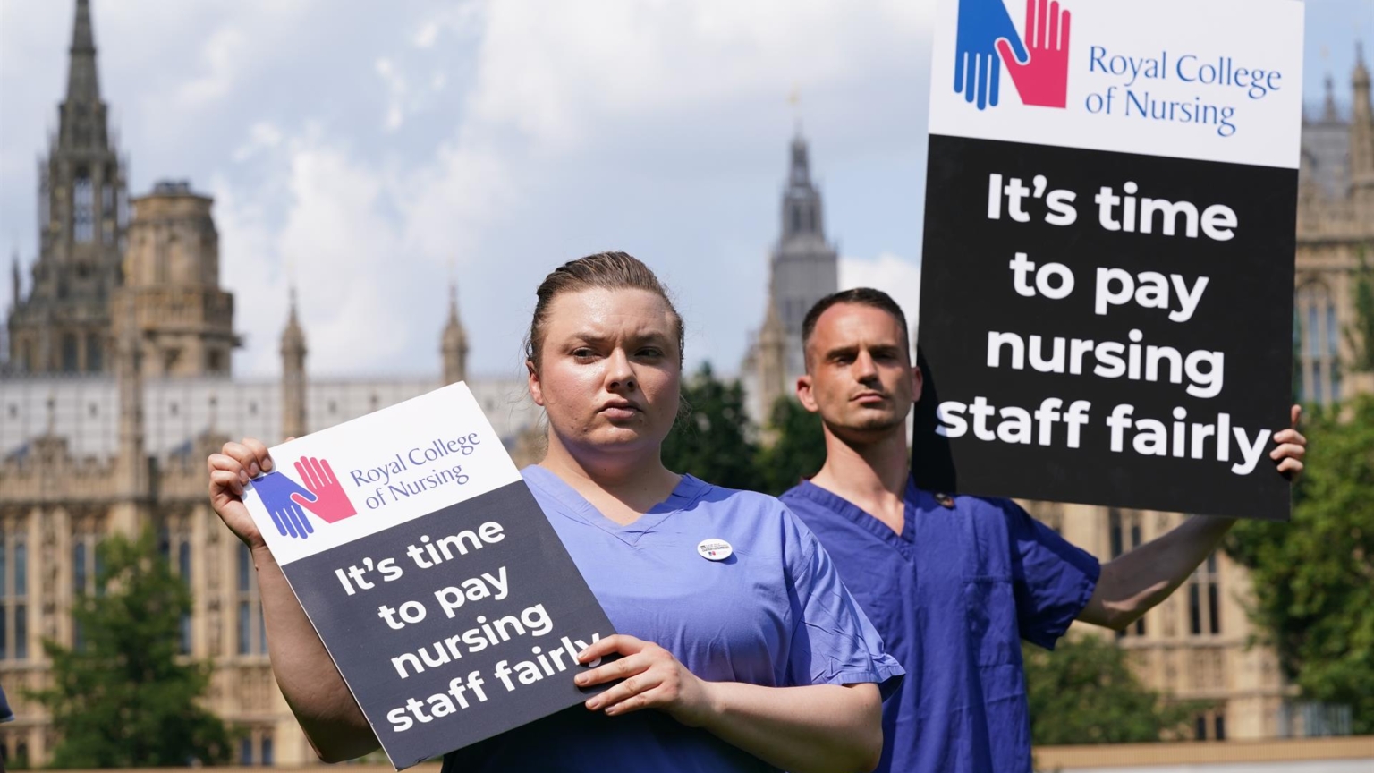 El personal de enfermería de Reino Unido convoca la primera huelga en la historia de su sistema sanitario