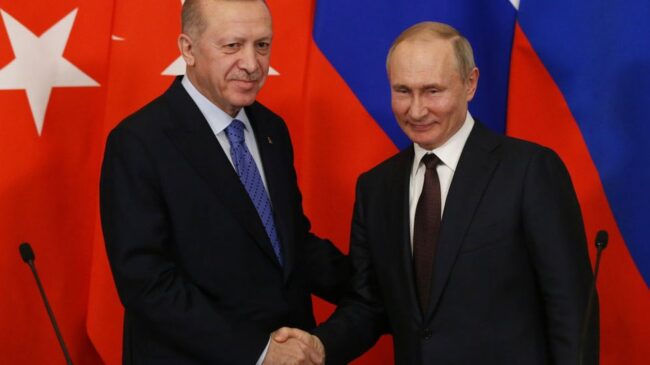 Rusia insta a Turquía a la moderación en Siria tras nuevos bombardeos aéreos