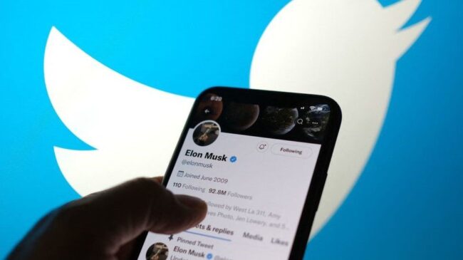 Twitter lanza una nueva etiqueta "oficial" para distinguirla del check azul y la elimina unas horas después