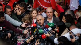 CCOO y UGT se concentran en Madrid para exigir a la patronal «salario o conflicto»