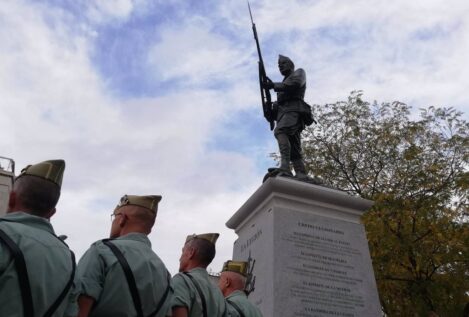 Almeida recuerda al general Millán Astray en la inauguración de la estatua de la Legión