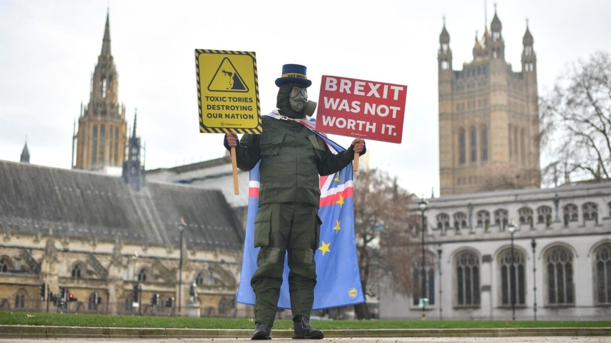 El apoyo al Brexit registra mínimos históricos