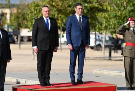 Sánchez abre la puerta a la concesión de la nacionalidad a los rumanos en España