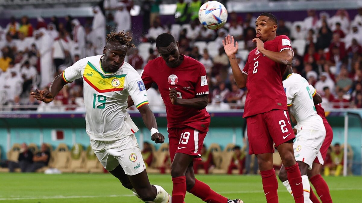 Senegal despierta a tiempo y sentencia a Qatar