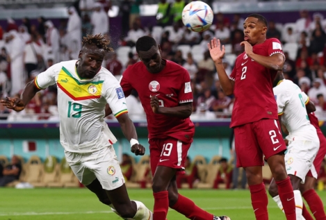 Senegal despierta a tiempo y sentencia a Qatar