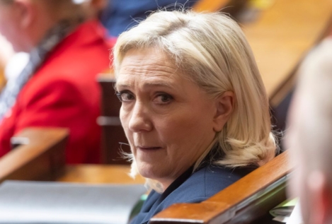 Le Pen pide que Francia deje de suministrar artillería a Ucrania ante el riesgo de una guerra