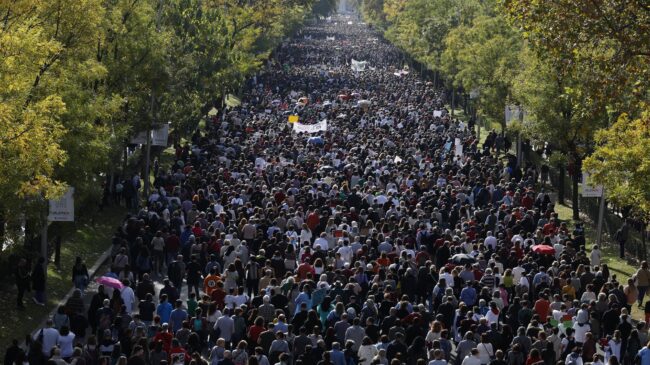 Los sanitarios marchan en Madrid en defensa del sistema público