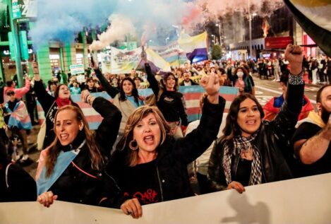 Un millar de personas marcha en Madrid «contra los recortes de la ley trans»