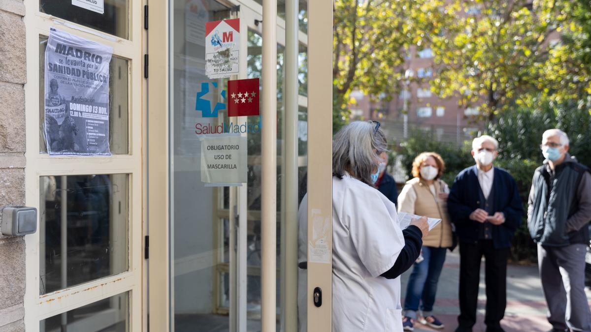 Nueva huelga de médicos de familia y pediatras en Madrid en protesta por «la sobrecarga de trabajo»