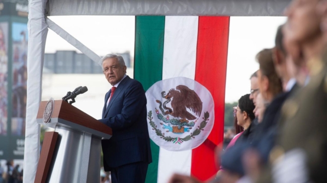 México tacha de «humillación» la decisión del Congreso de Perú de vetar los viajes de Castillo